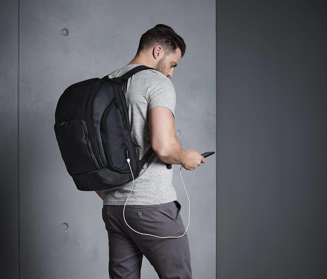 PRO-TECH CHARGE BACKPACK QUADRA QD910